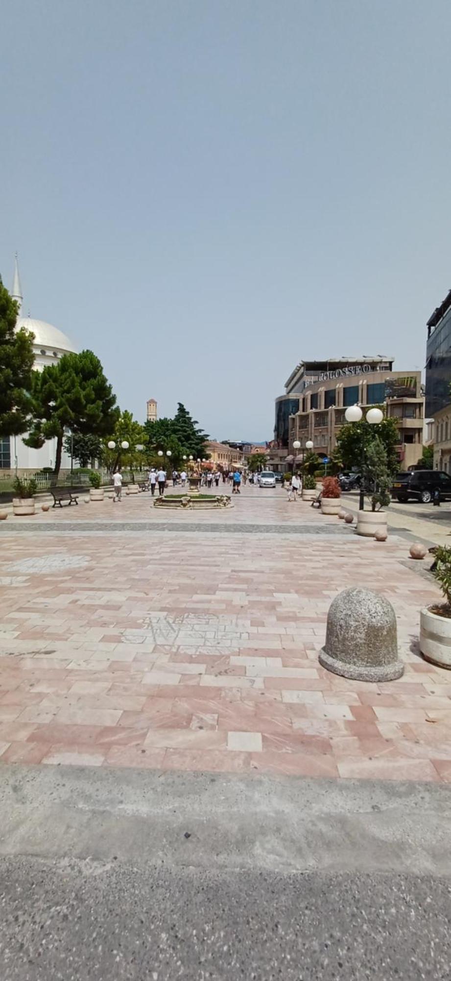 New Apartment In The City Center Shkoder Exterior photo